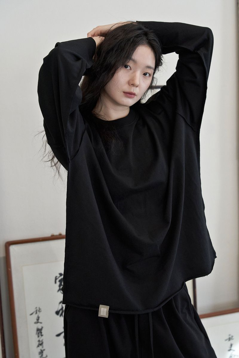 ヴィンテージ P. ダイイングカットアウトボックスTシャツ (Black)
