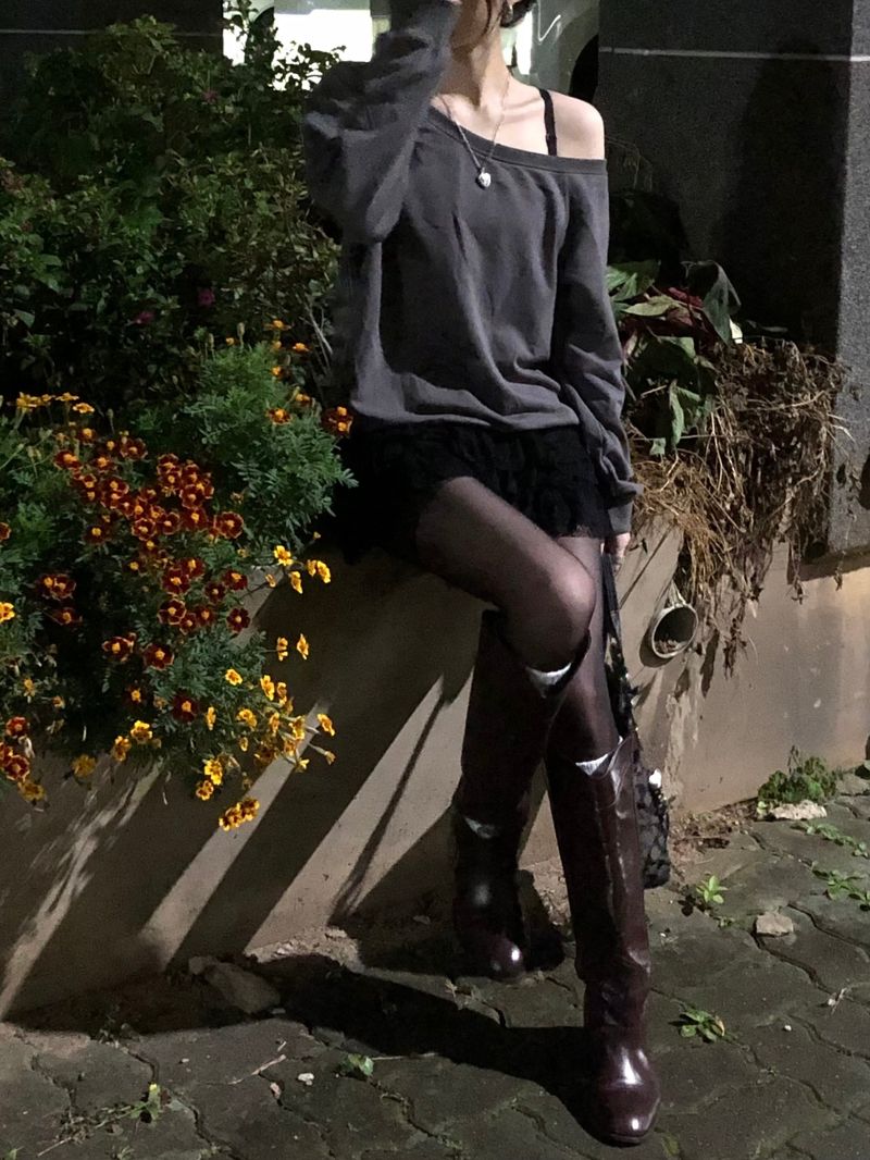 Off-Shoulder Sweatshirt