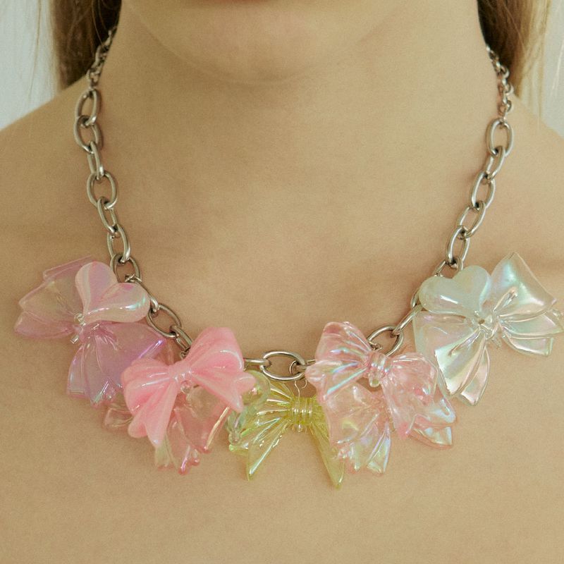 Diva Ribbon Heart Surgical Chain Necklace 