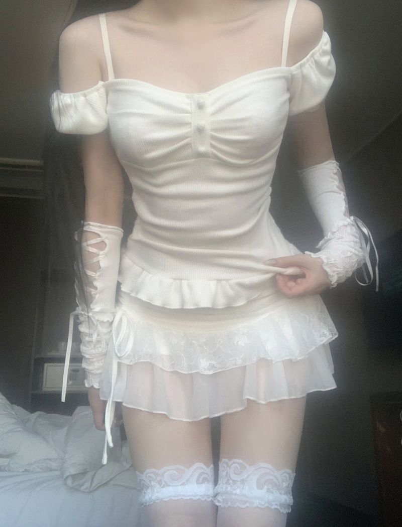 Rudica Puff Frill Top (white)