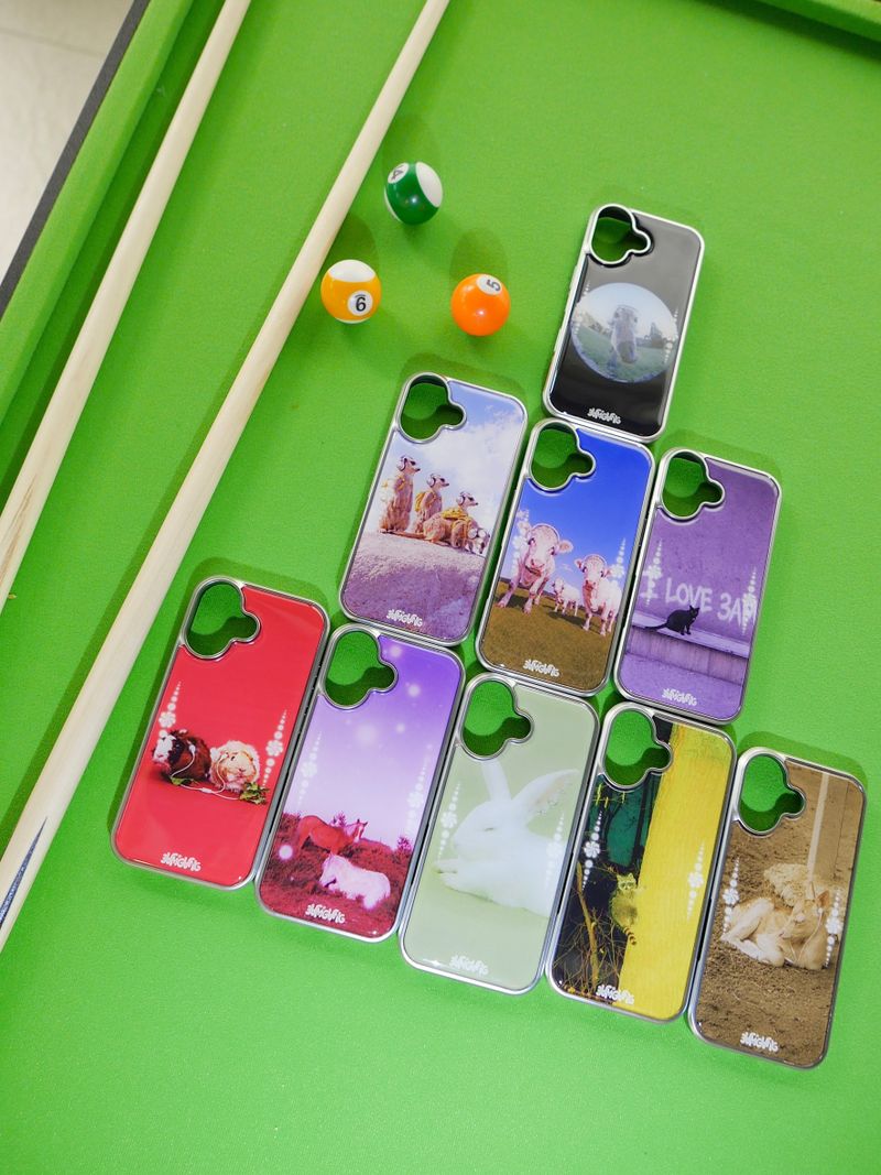 Furry Friends airpods case_Cow