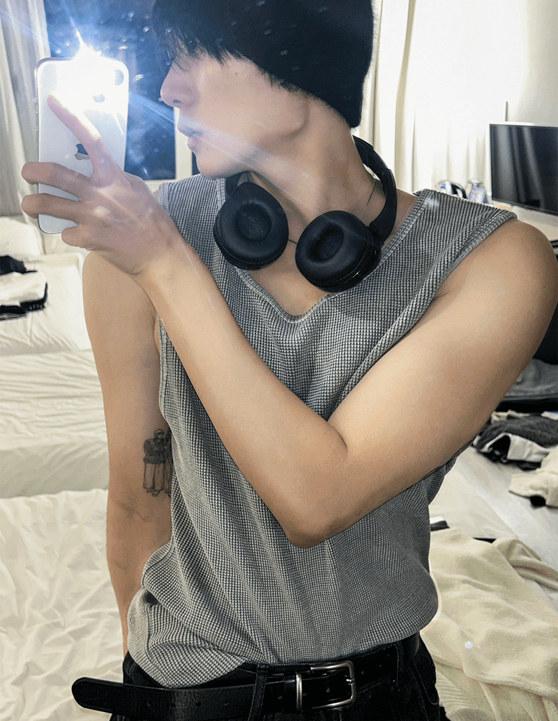 COSYHARU（コシハル）の「unisex pigment sleeveless shirt（Tops）」