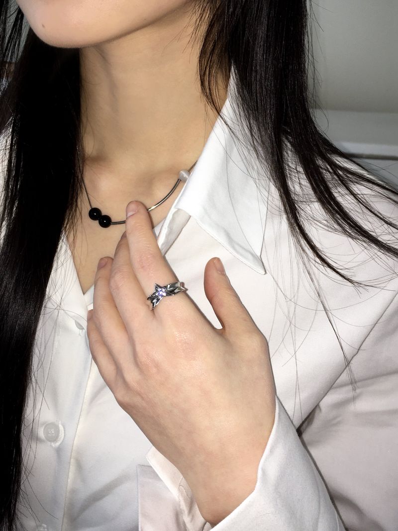 WONDER WONDER（ワンダーワンダー）の「Taryn Y2K cubic star open ring ring（Accessories）」