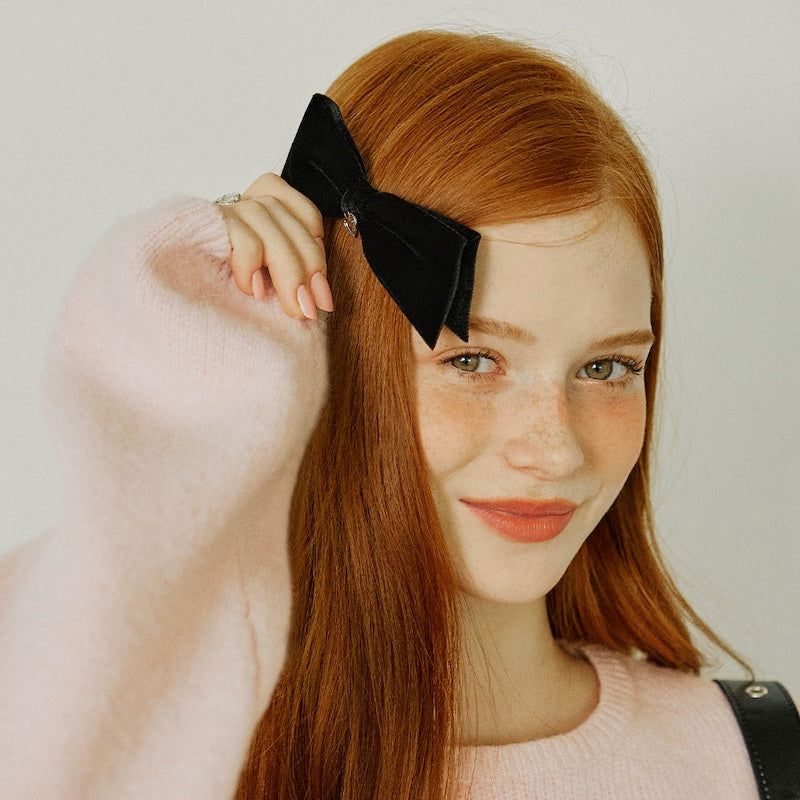 VVV（ブイブイブイ）の「Unbalance Mini Velvet Hairpin（Hair Accessories）」