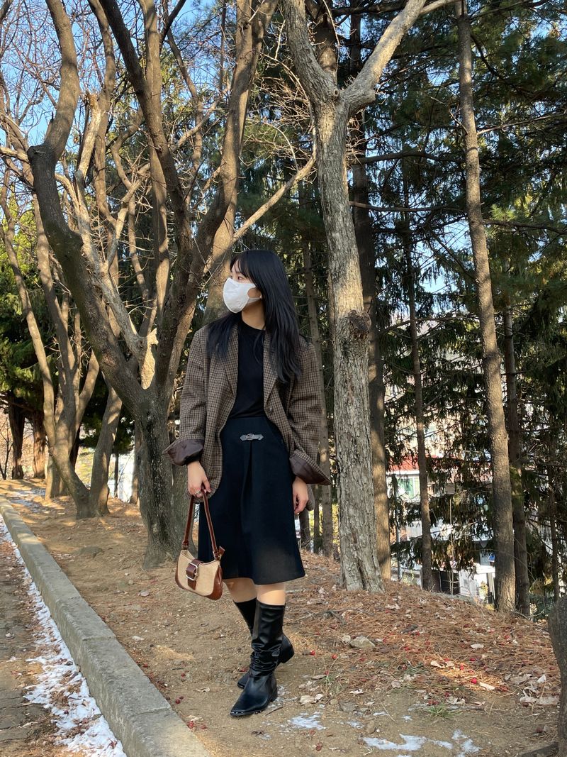 Square wrinkle middle boots 
