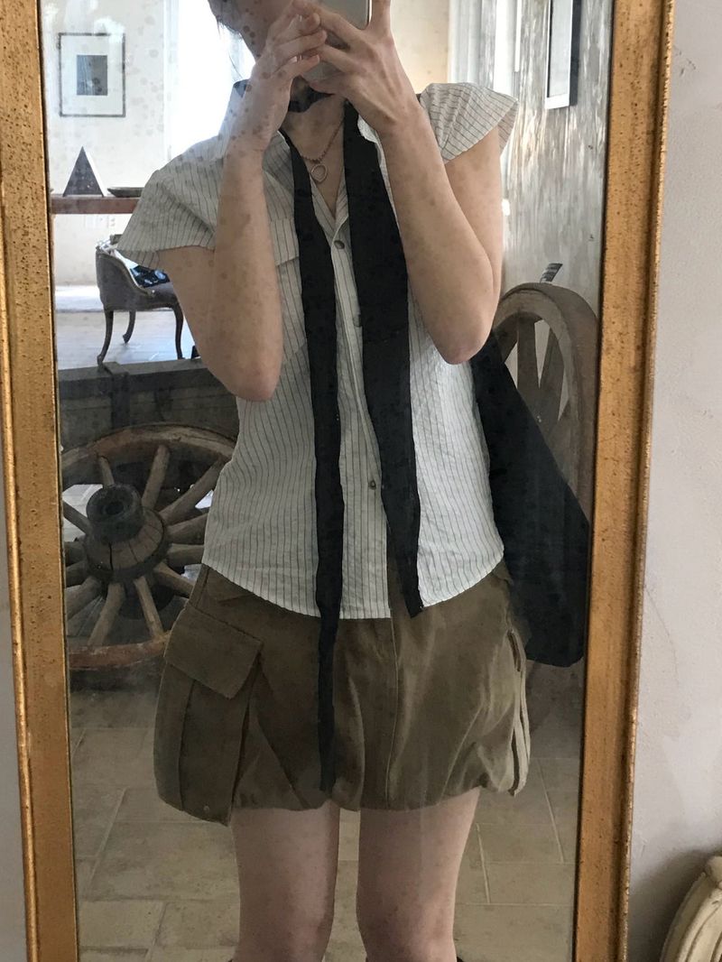 Cost Two Pocket Emboss Stripe Half Shirt