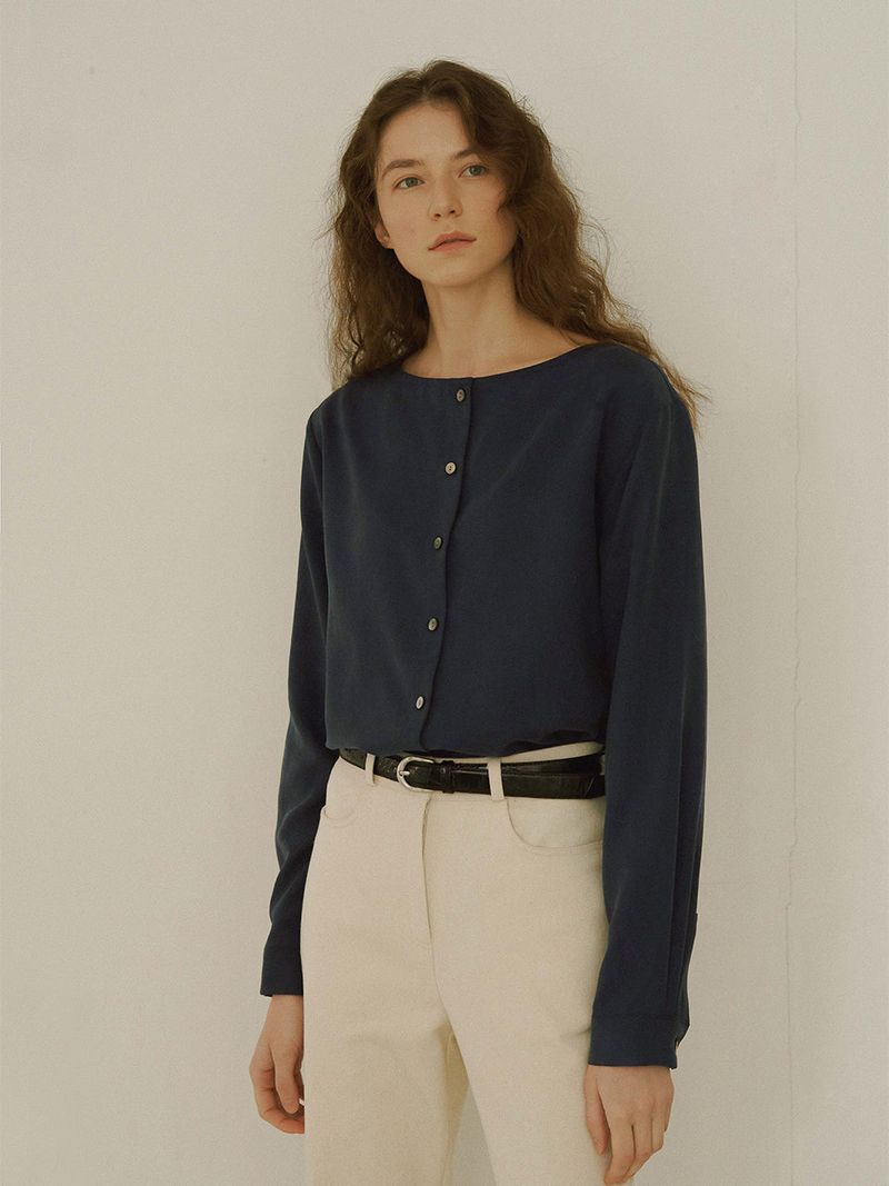 Boatneck plain blouse