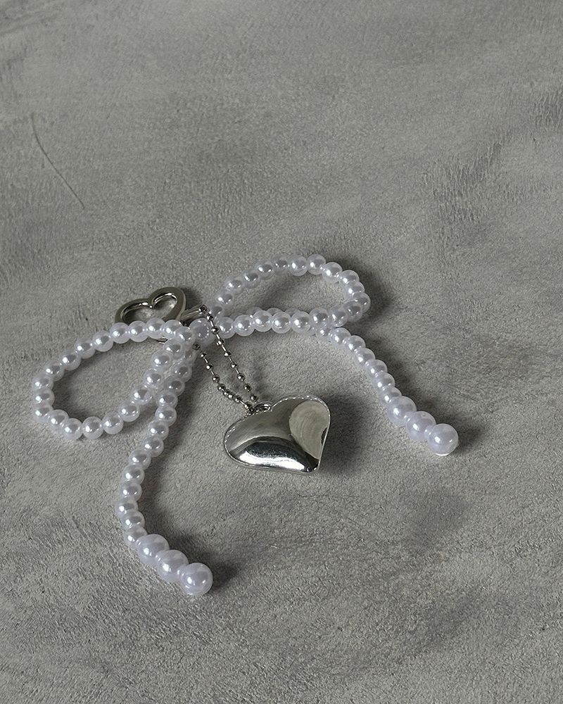 Ribbon heart pearl white keyring