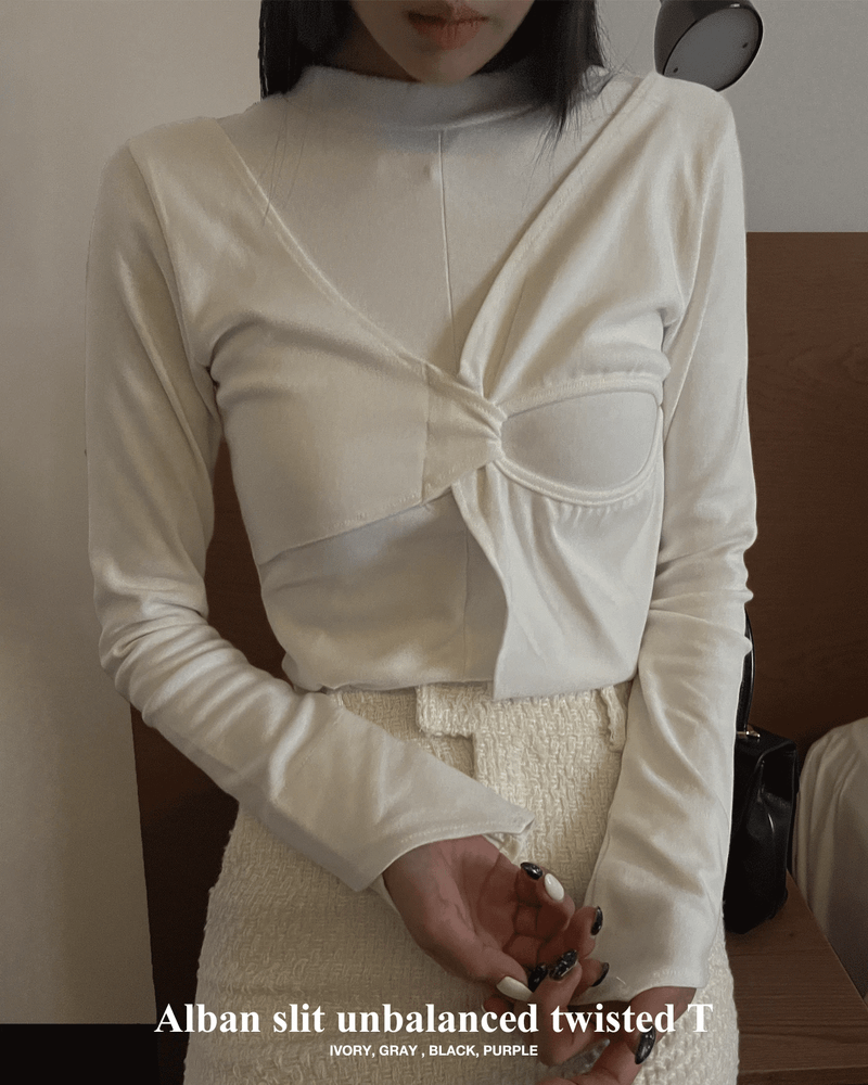 GUSTA（グスタ）の「Alban slit unbalanced twisted semi-wide long sleeve T (4 colors)（Tops）」