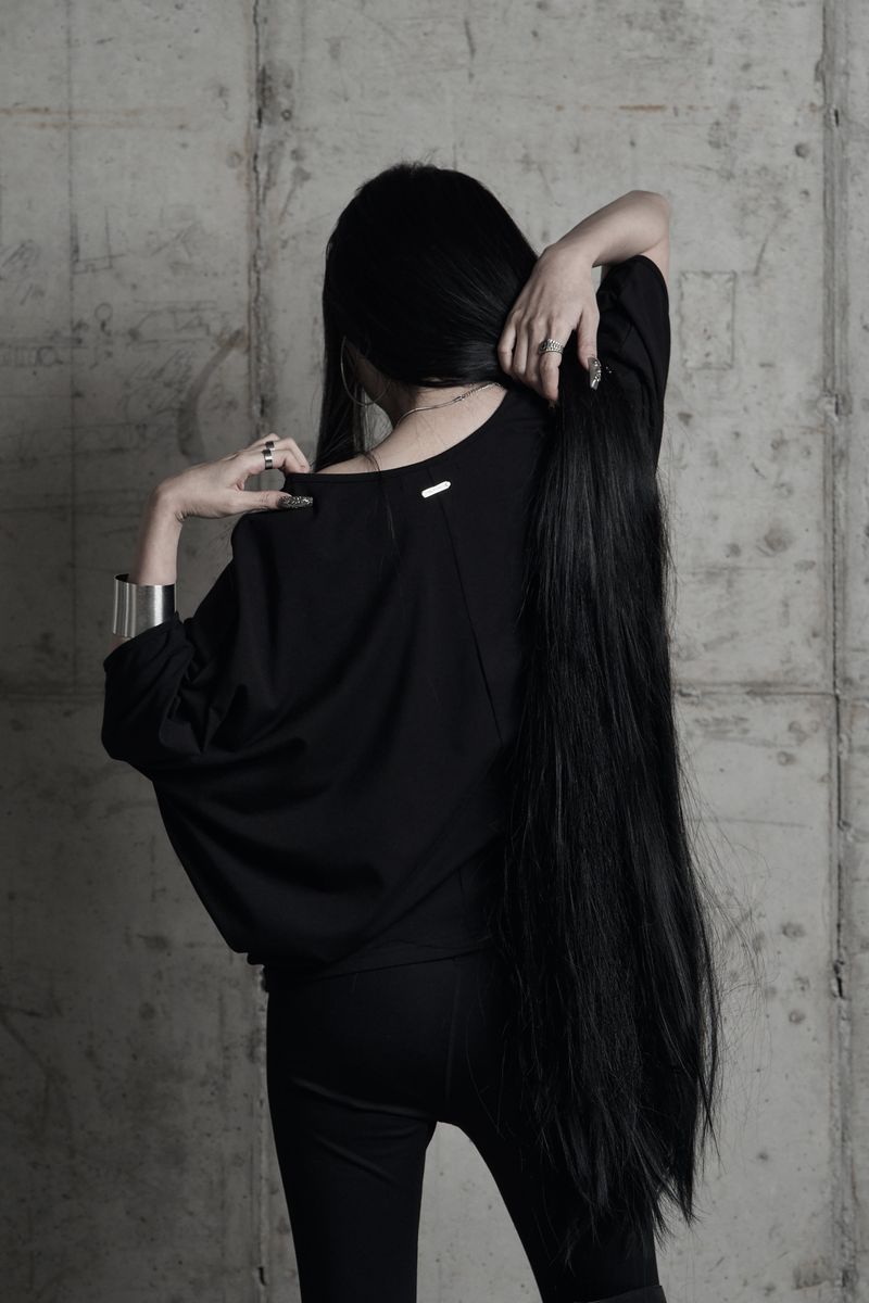 [label] metal button loose drape top BLACK