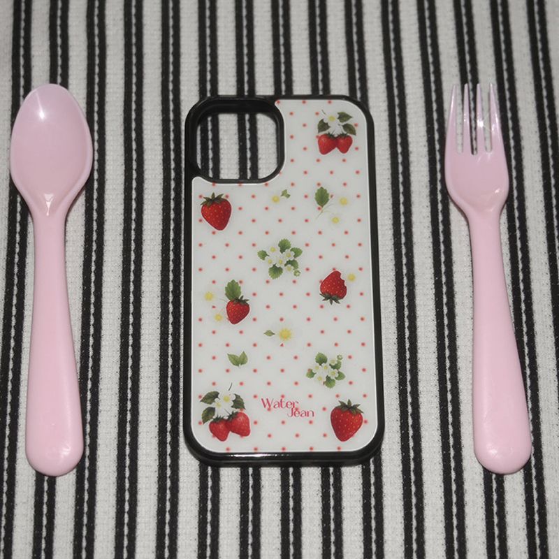 [MADE] fruits dot case (strawberry) - ivory