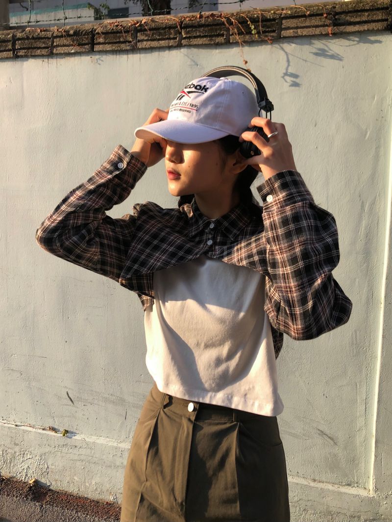 Feminine cotton wide pintuck pants 