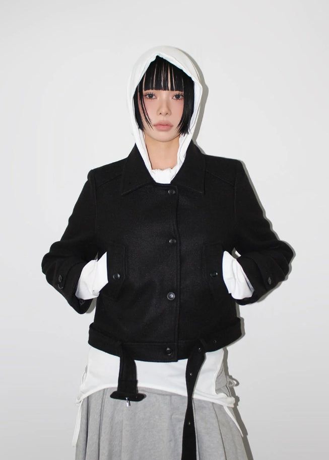 AAKE（アケ）の「BELTED HIGH-NECK SHORT COAT（Jackets/Outerwear）」