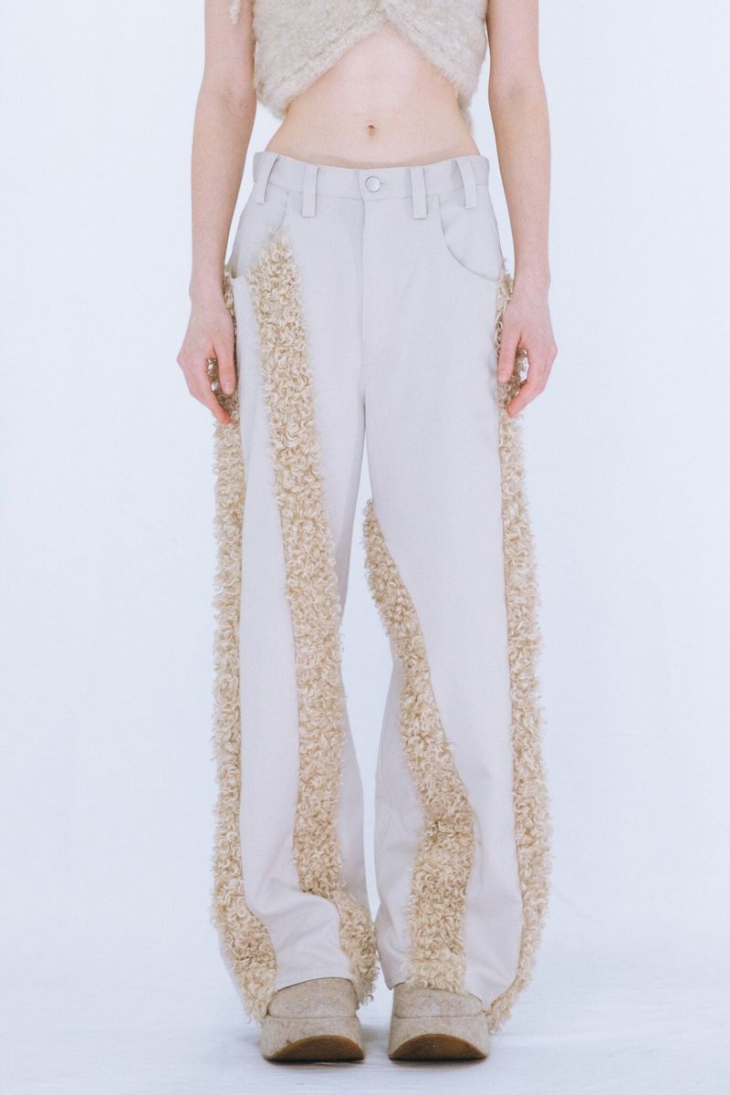 VIAVANDA（ヴィアヴァンダ）の「FUR STRAIGHT PANTS（Pants）」
