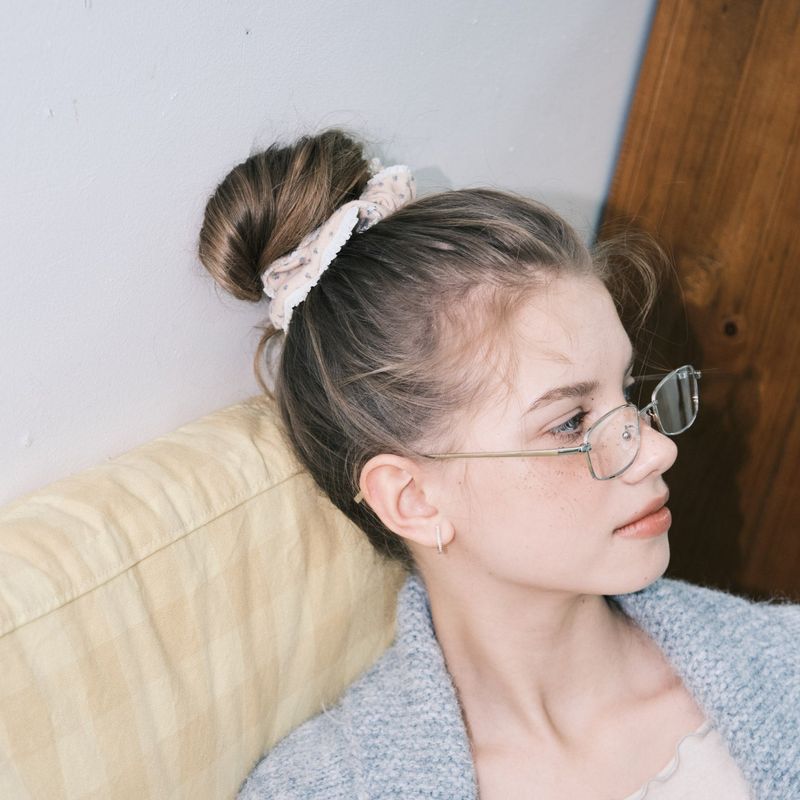 Mini Lace scrunchie_peach beige