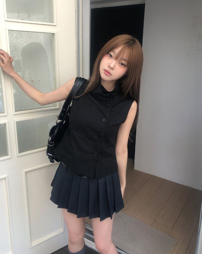 ULAN(ユレン)の「ニアアンバランスハイネックボタントップ(トップス)」