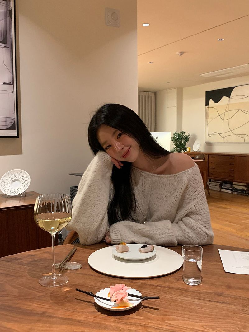 [MADE] ELLEN WOOL UNBALANCED OFF-SHOULDER KNIT