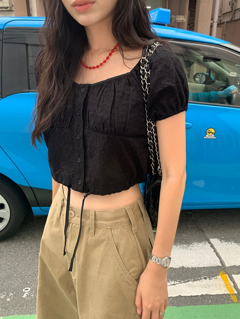 [MADE] CAROT FLOWER PUNCHING CROP BLOUSE