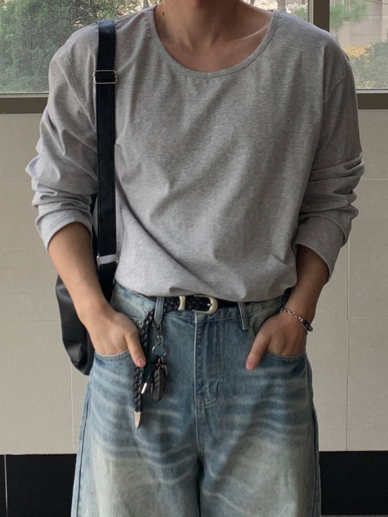 Mensfloor（メンズフロア）の「カーサボタニックUネッククロップド長袖Tシャツ（トップス）」
