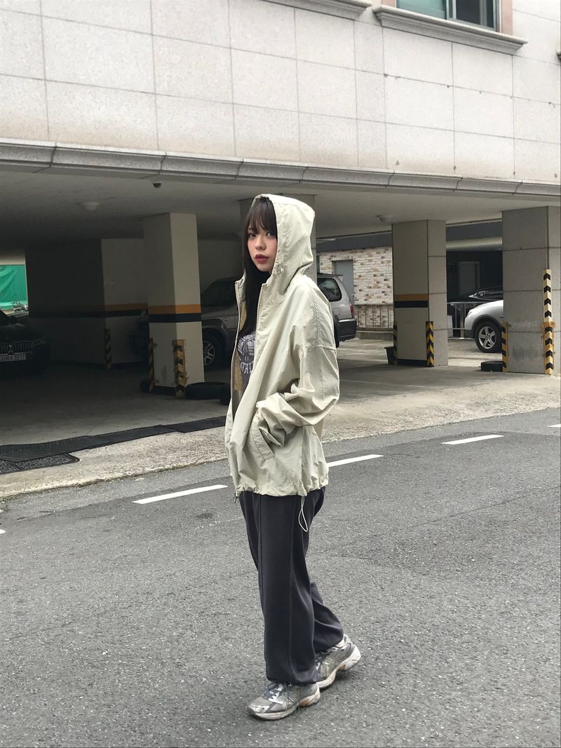 Darwin hood windbreaker