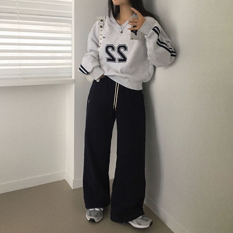 [BELLIDE MADE] Second track V-neck Oversized fit sweatshirt
