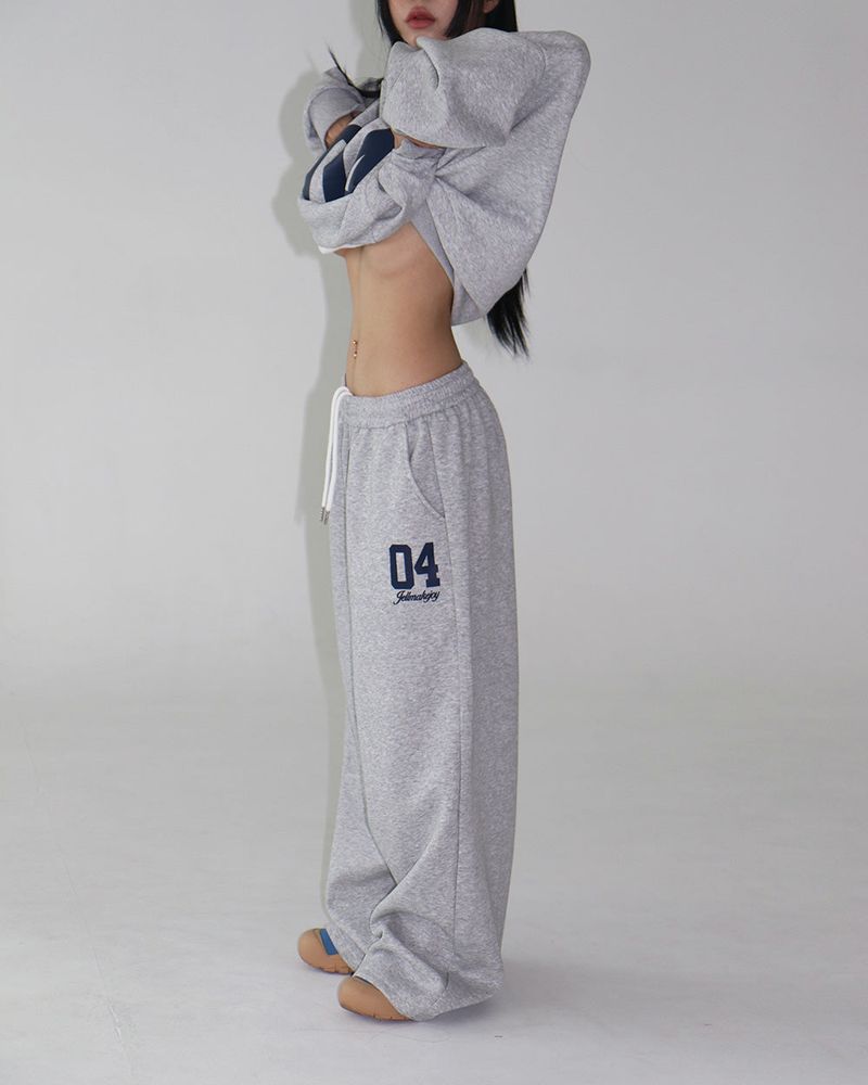 Number off-shoulder oversized fit sweat suit set