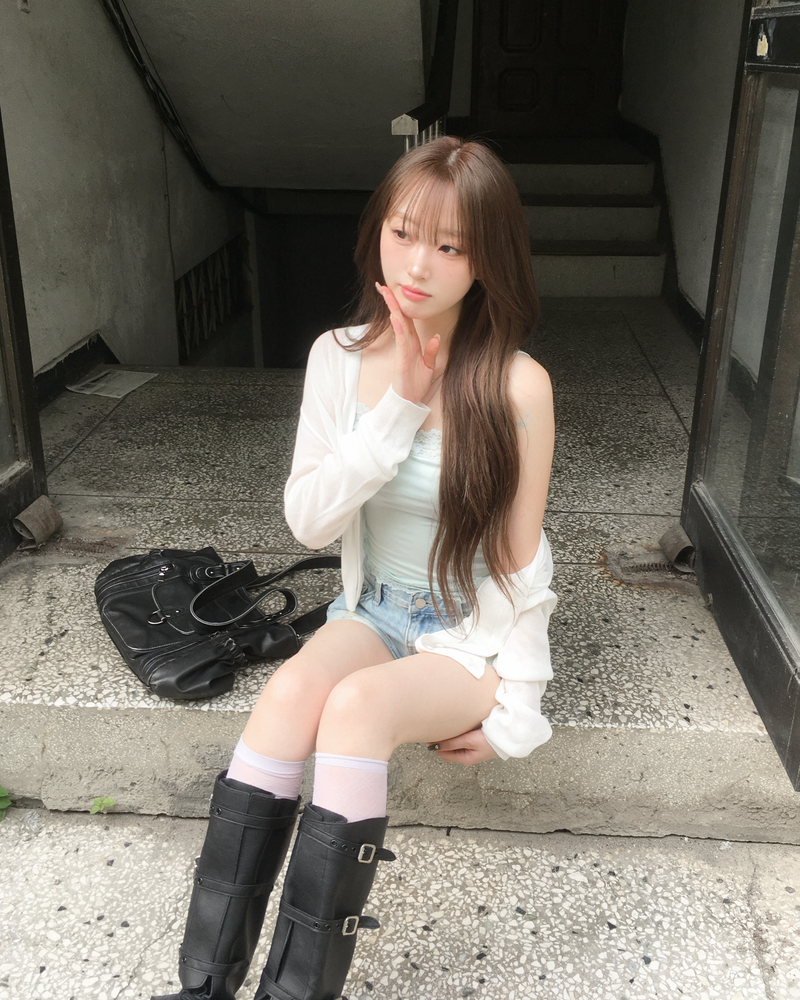Pastel lace sleeveless