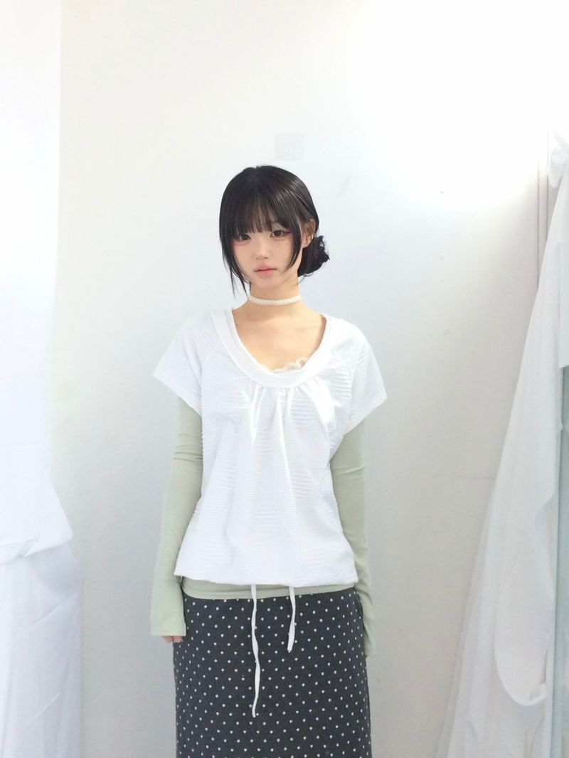 ner.ui.bin（ノエビン）の「embossed shirring strap t（Tops）」
