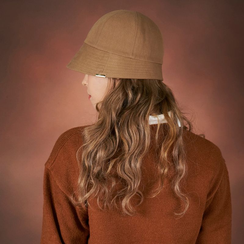 Metal tip bell hat