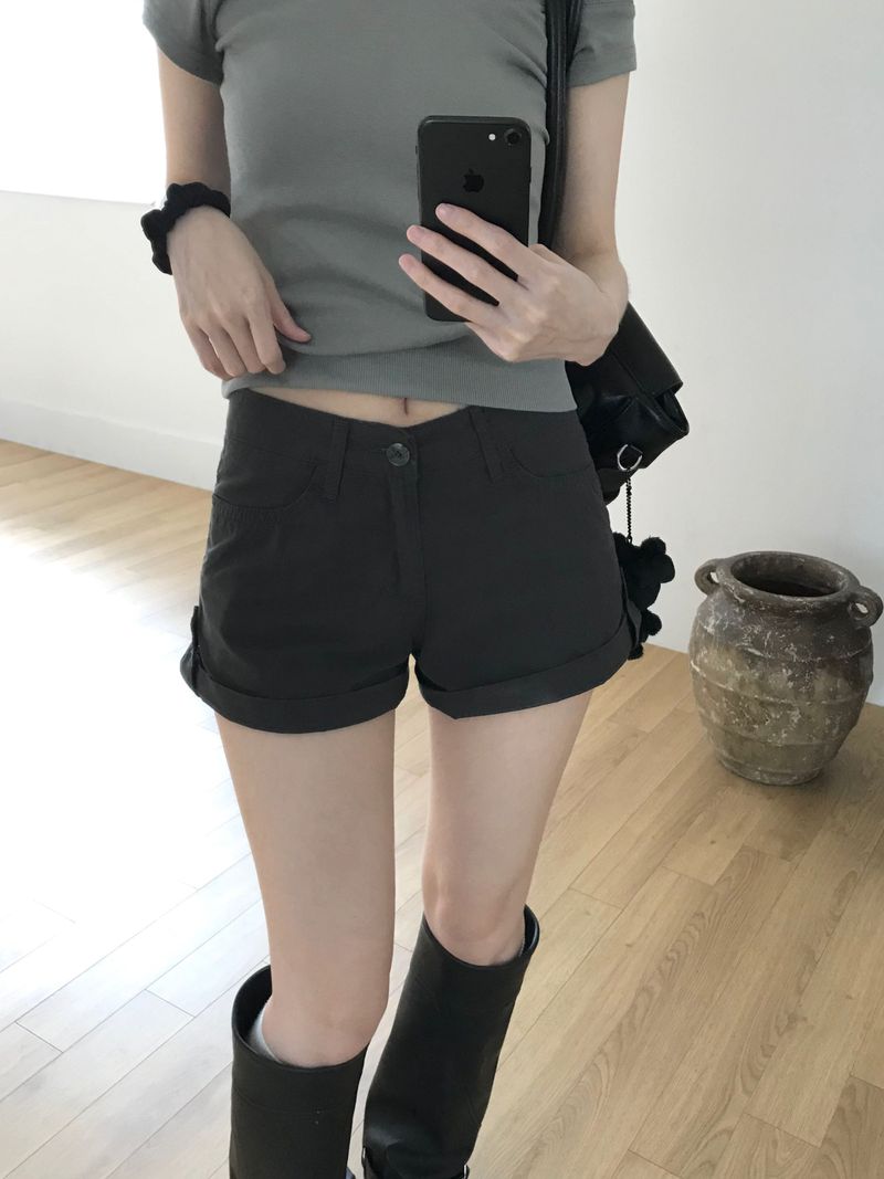 Kitten（キッテン）の「Vender Rollup Shorts (2 colors)（Pants）」