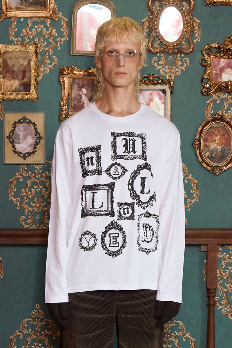 UNALLOYED（アナロイド）の「フレームロゴロングスリーブTシャツ / ホワイト（トップス）」