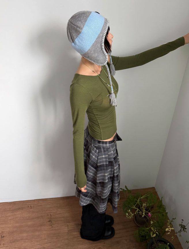 SHOULDER TWIST SLIT TOP
