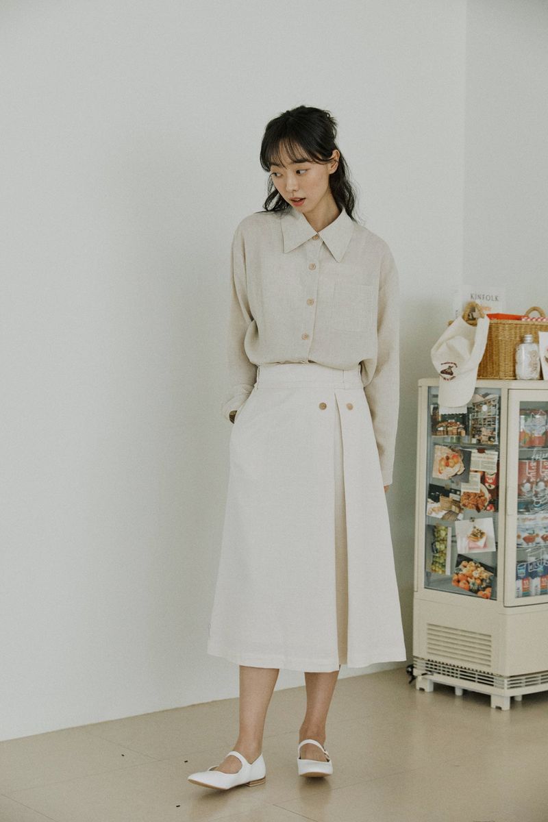 button skirt natural