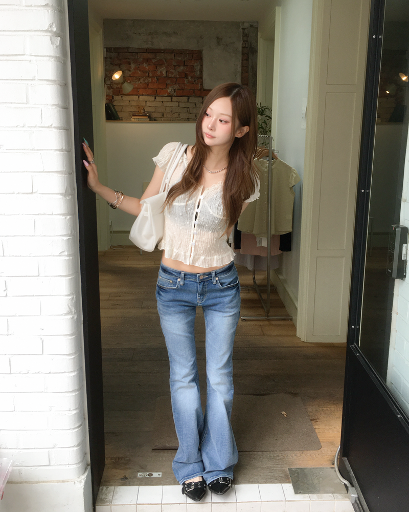 Soft lowrise boots cut pants