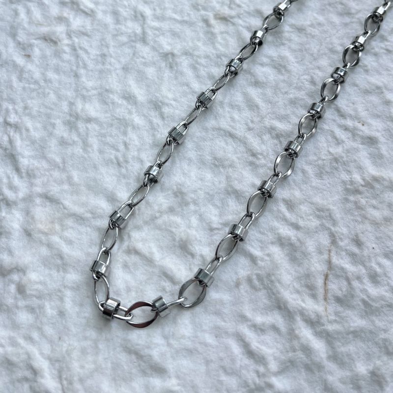 Silver Loop Link Necklace