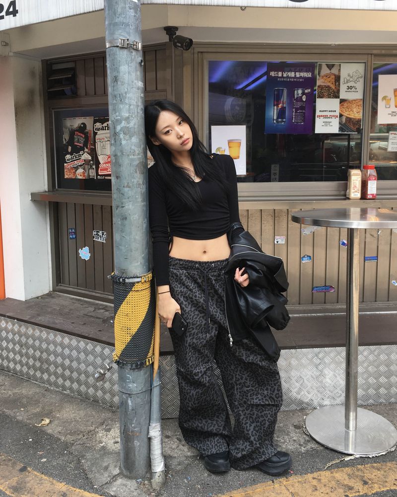 サイドシャーリングクロップフーディ