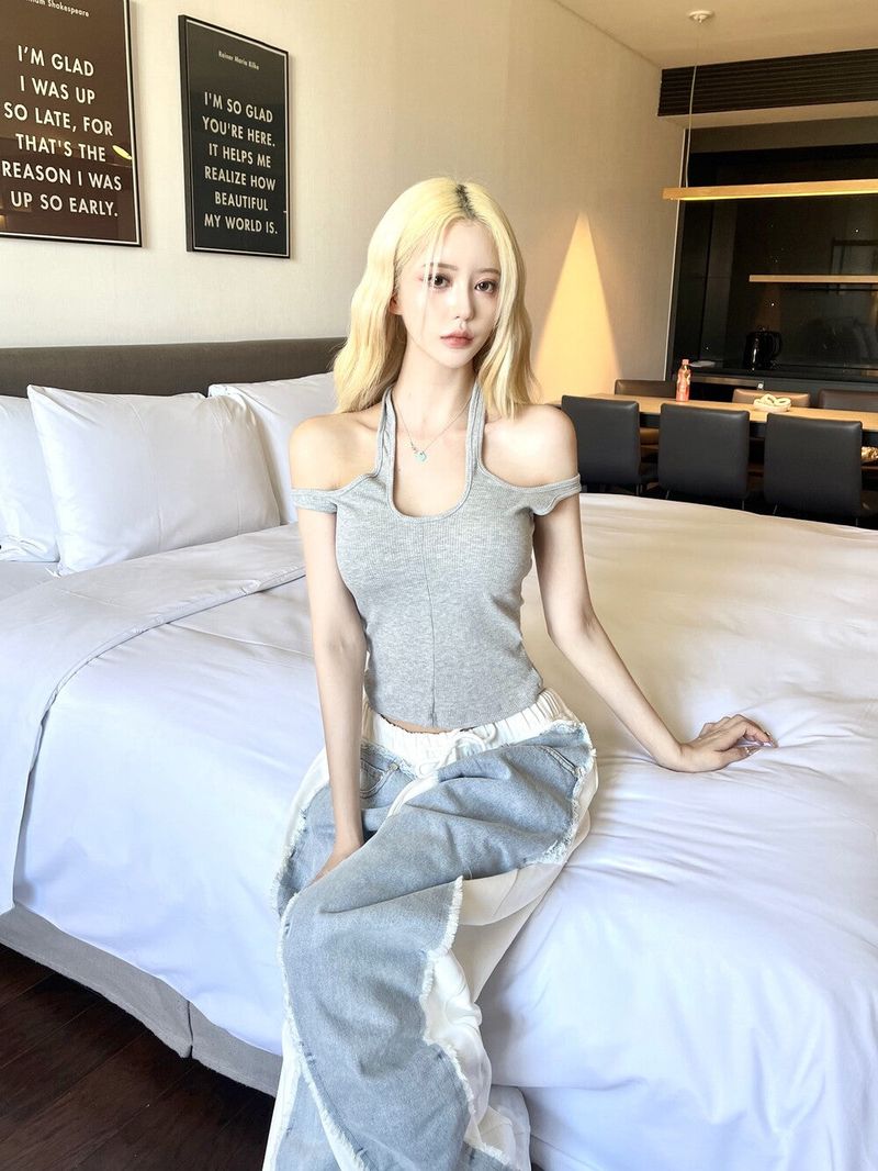 Seow（ソウ）の「1278. Two way strap crop sleevless (2color)（Tops）」