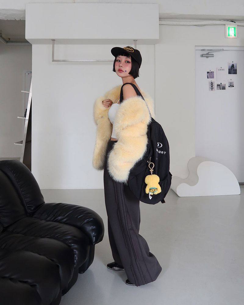 Pastel collar fake fur jacket