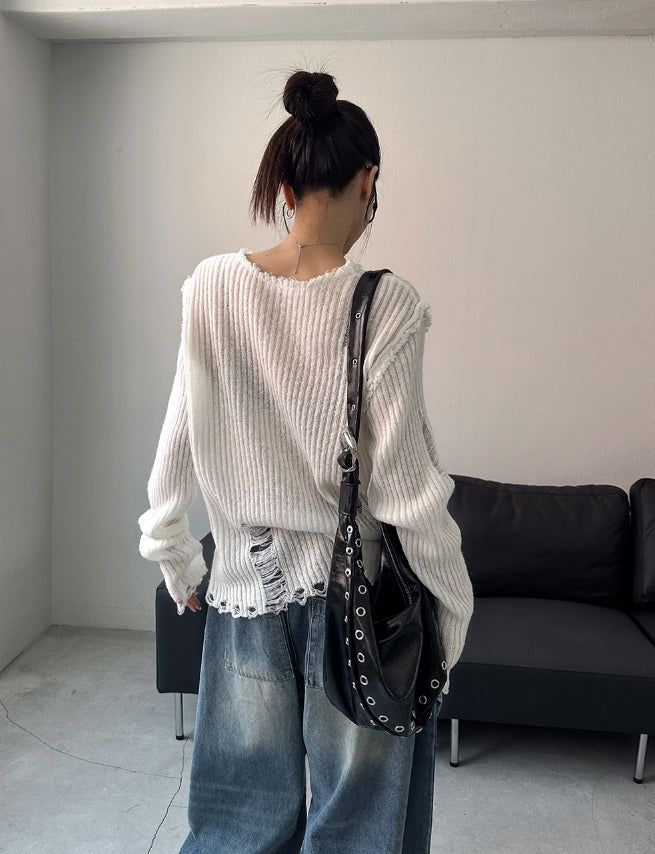 Reverse damage V-neck knitwear