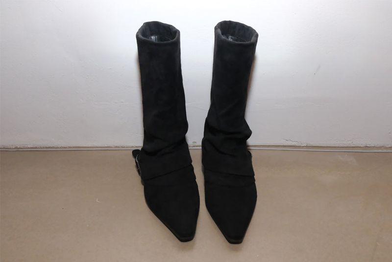 Hug belt boots _Black suede