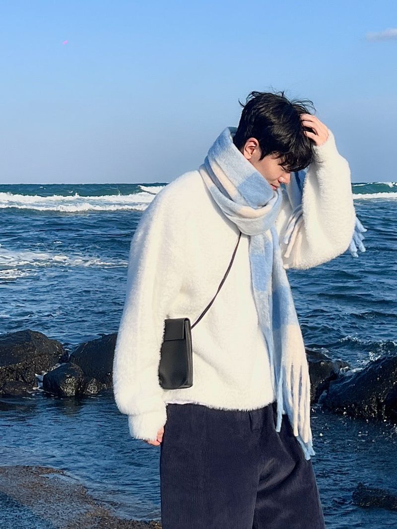 Tassel Bear Cozy Muffler