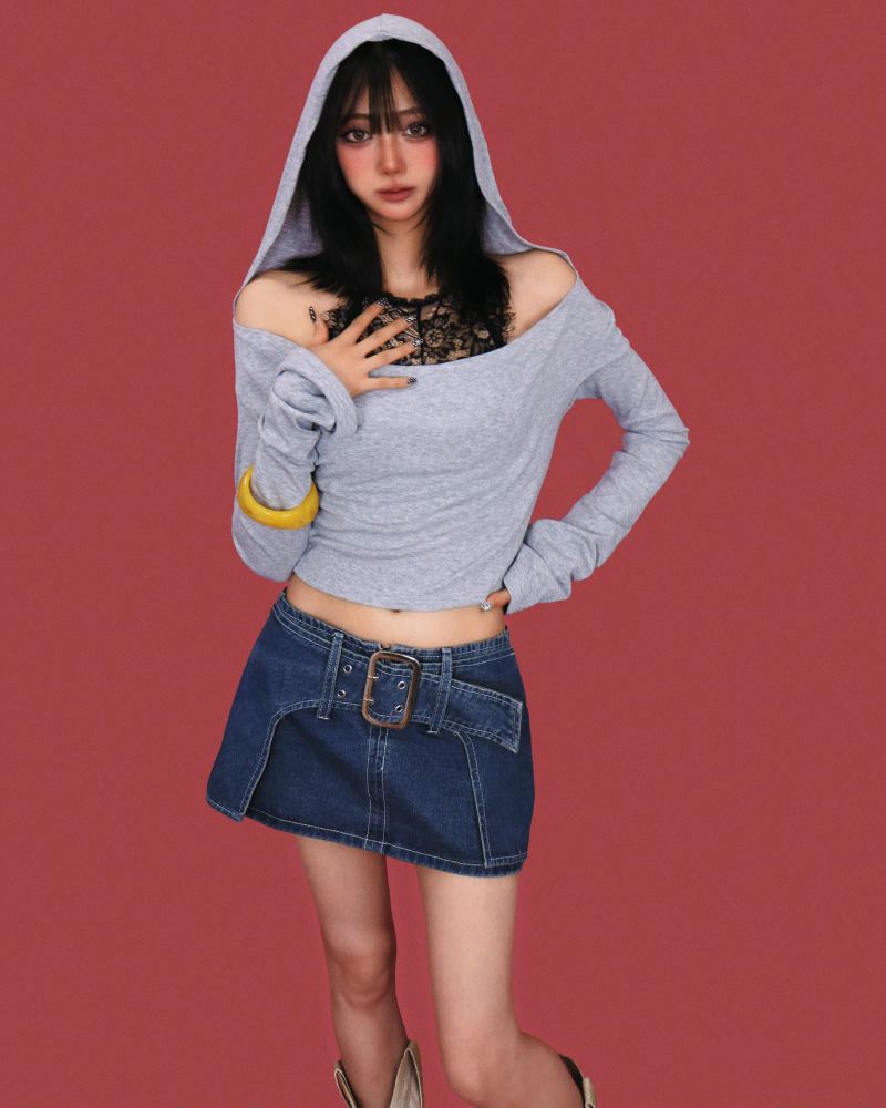 eve off-shoulder hood crop T