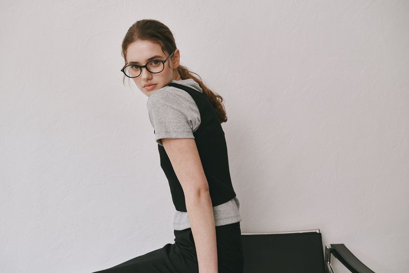 Round sleeveless (Black)