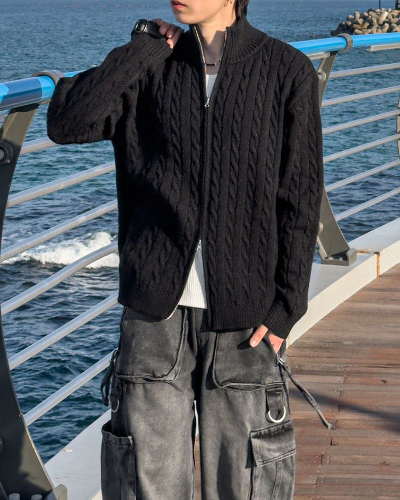 Knob Cable Two-way Knit Zip-up