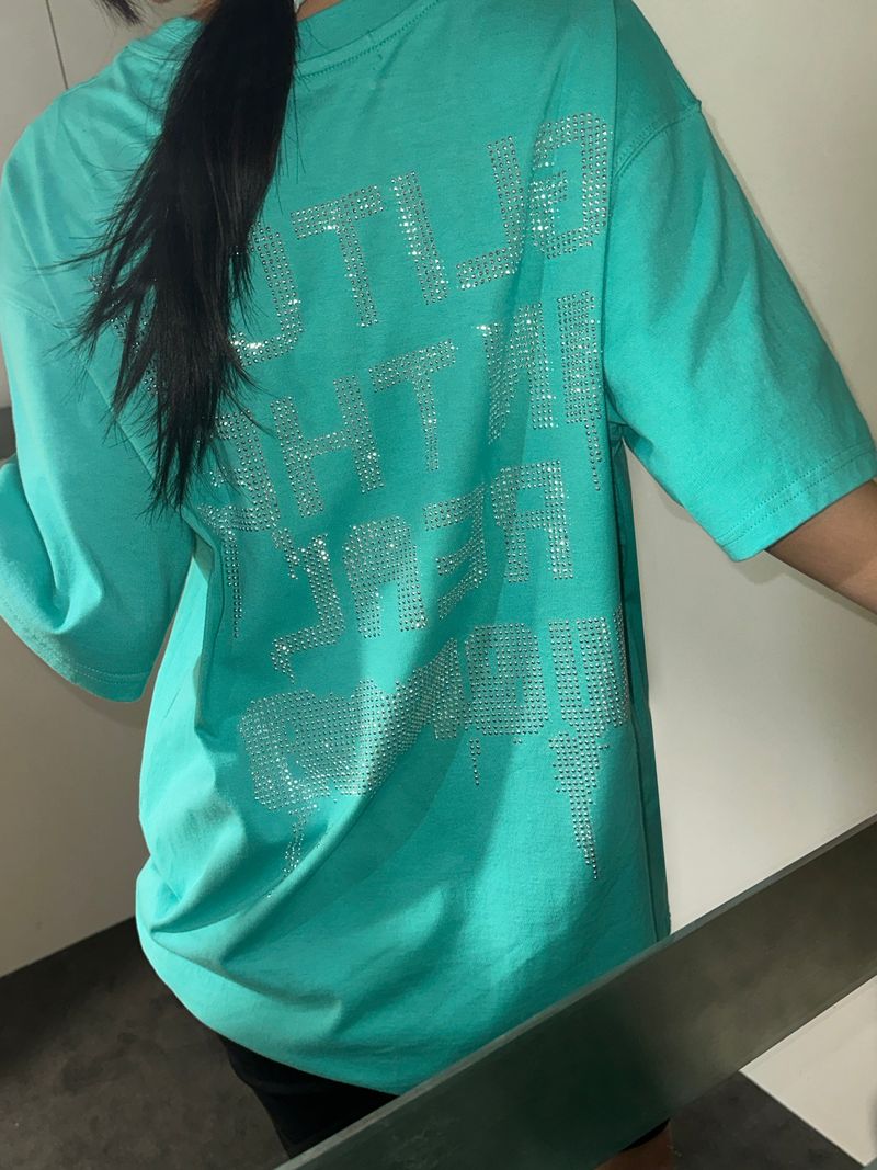 バックピース ホットフィックス スタッズ ビビッド オーバーサイズTシャツ - 3カラー