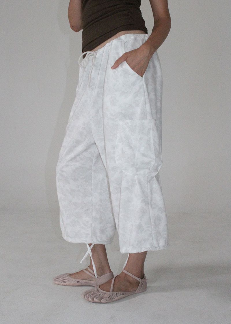 FLOWER PASTEL BERMUDA PANTS