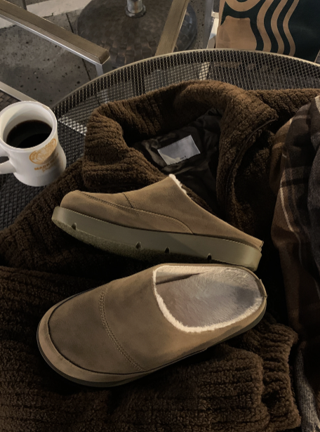 LOOKPLE（ルックプル）の「Vicai Alex Boa Tall Ugg Slippers（Shoes）」