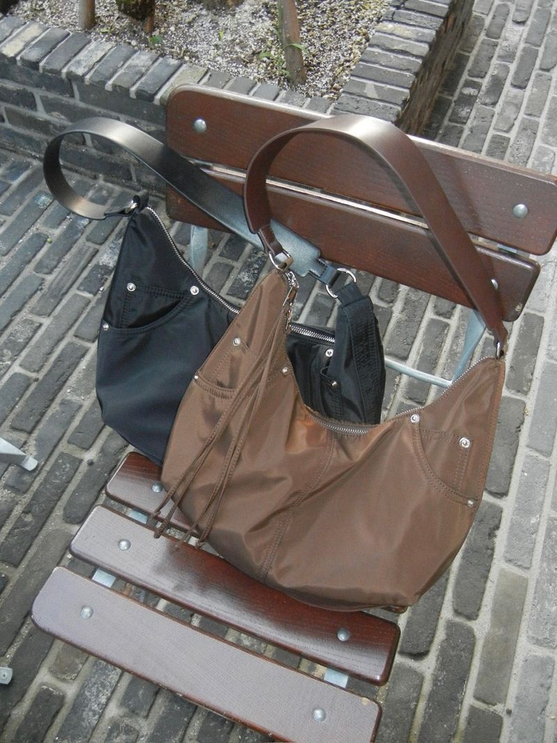 Nylon strap daily shoulder bag