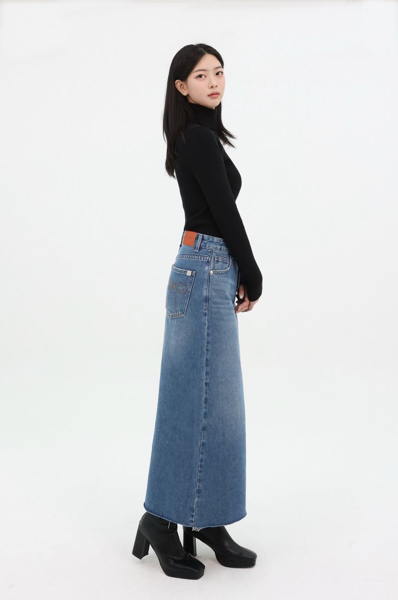 ur.fit（オールフィット）の「デニムマキシスカート_ブルー code 26021（スカート）」