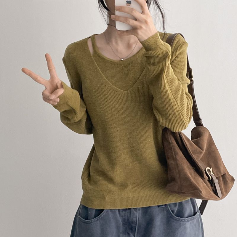 hijjoo（ハイチュー）の「パピー レイヤード スリーブレス ダブル Vネック ニット (5 colors)（トップス）」
